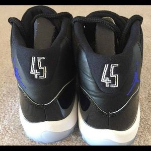 Air Jordan 11 Retro 'Space Jam' 2016
